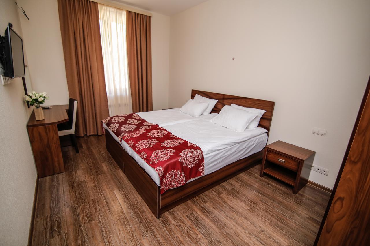 Hills Hotel Tbilisi Esterno foto