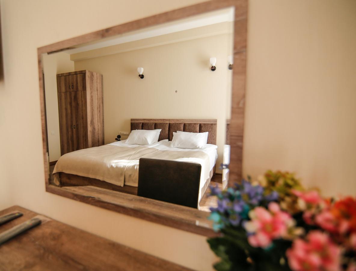 Hills Hotel Tbilisi Esterno foto