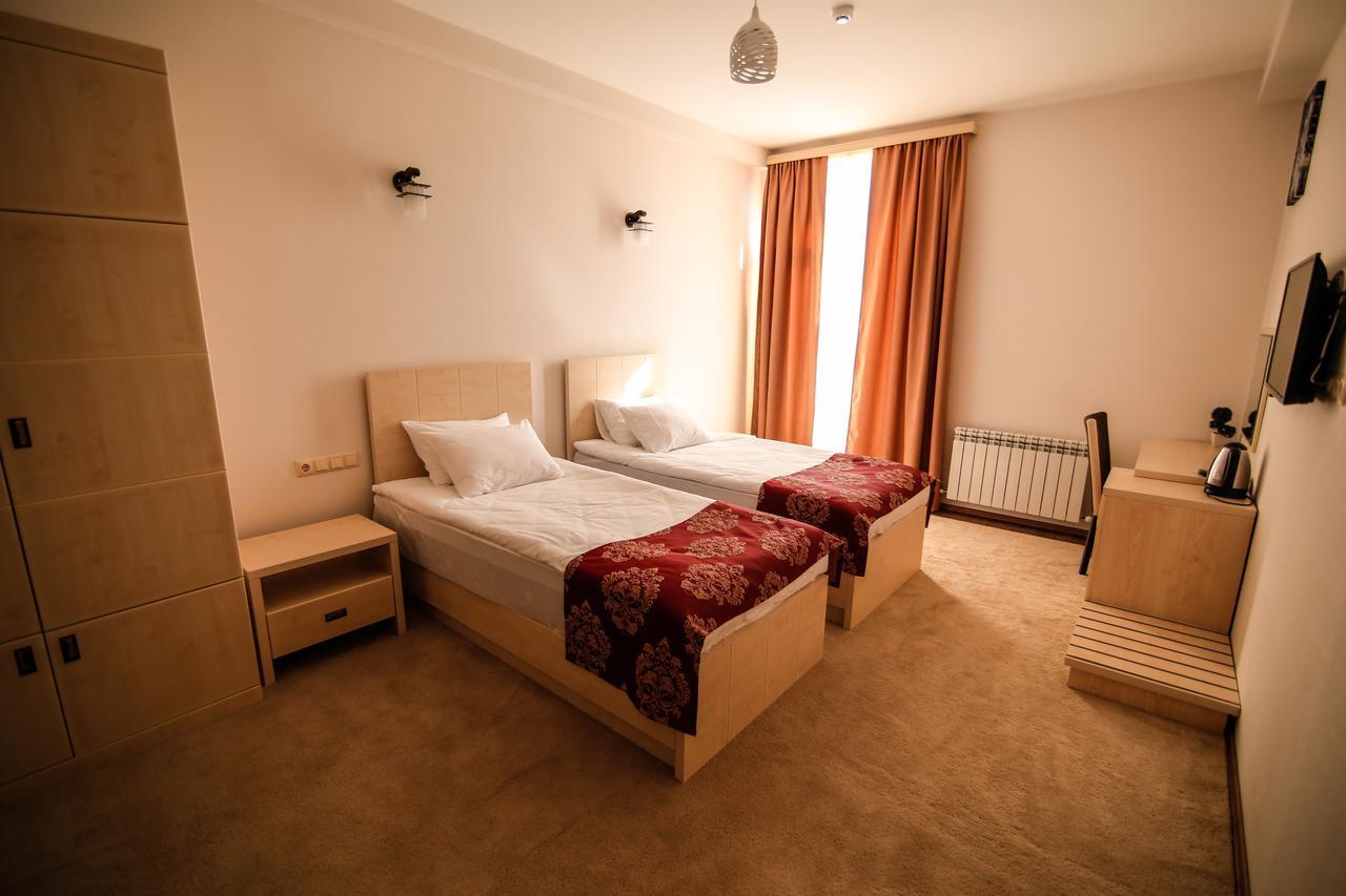 Hills Hotel Tbilisi Esterno foto