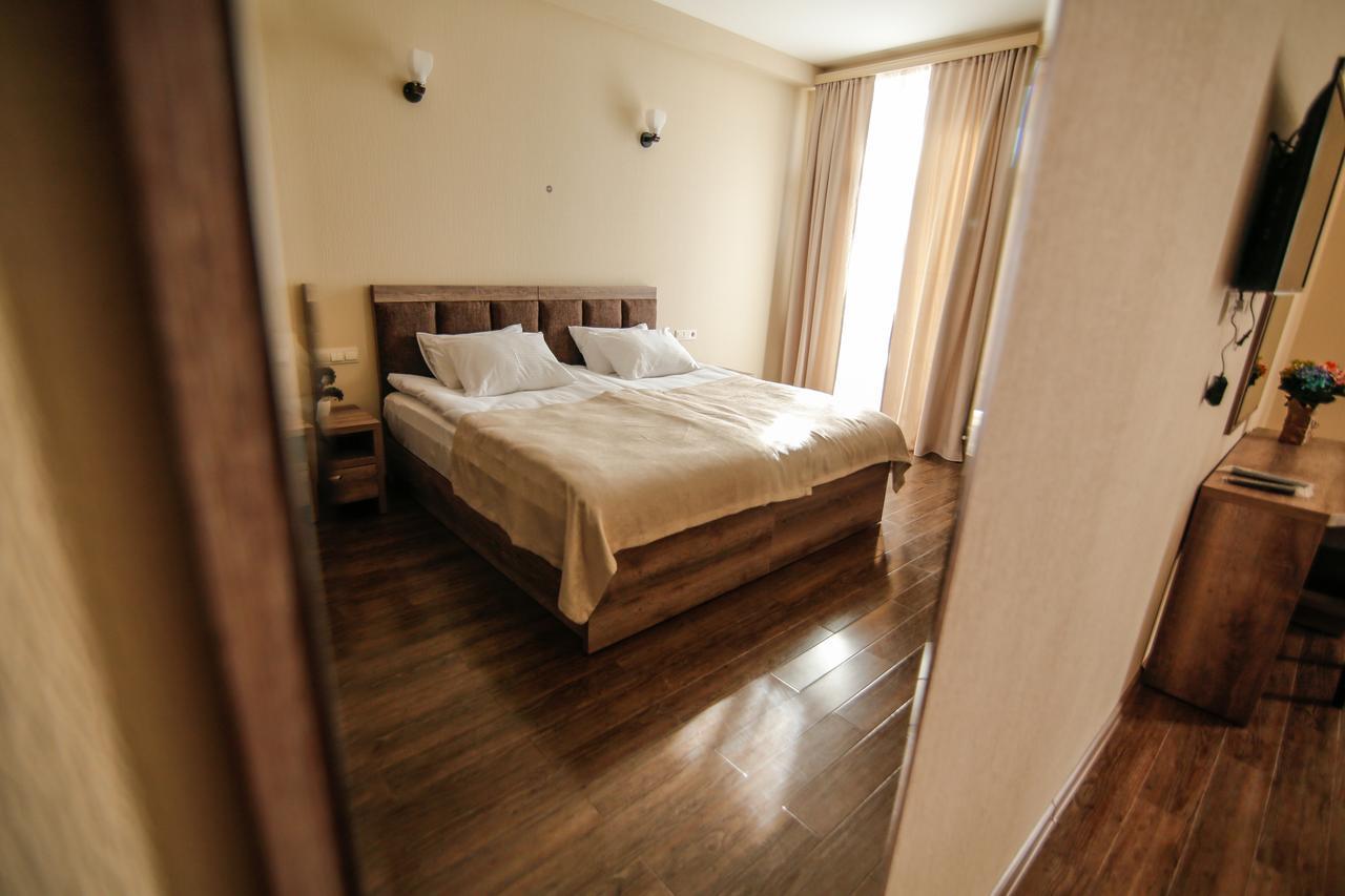 Hills Hotel Tbilisi Esterno foto